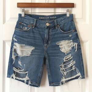 American Eagle Distressed Medium Wash Low Rise Baggy Denim Jean Shorts 00